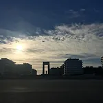Apartment De Witte Berg Met Zonnig Zeezicht & Uniek Terras! De Panne